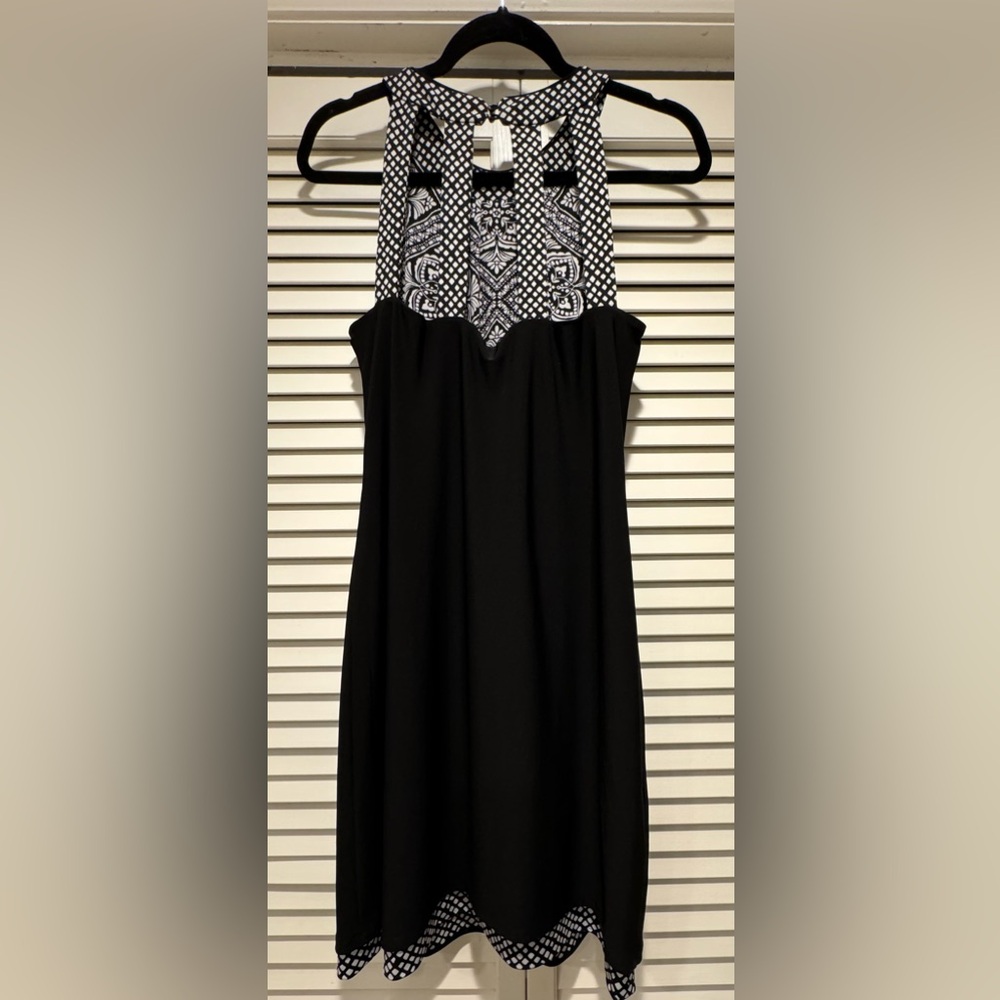 WHBM—S, Black/White, Reversible, Sleeveless Halter Dress—2 Dresses in 1–Like New - Picture 4 of 7